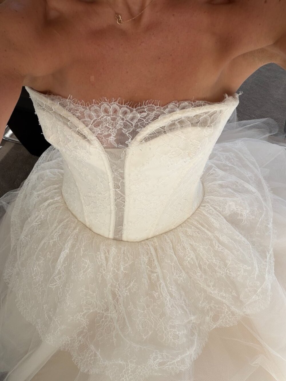 Vera Wang Couture 2017 Sigourney Wedding Ball Gown Ivory / Peach Champagne - Picture 7 of 9